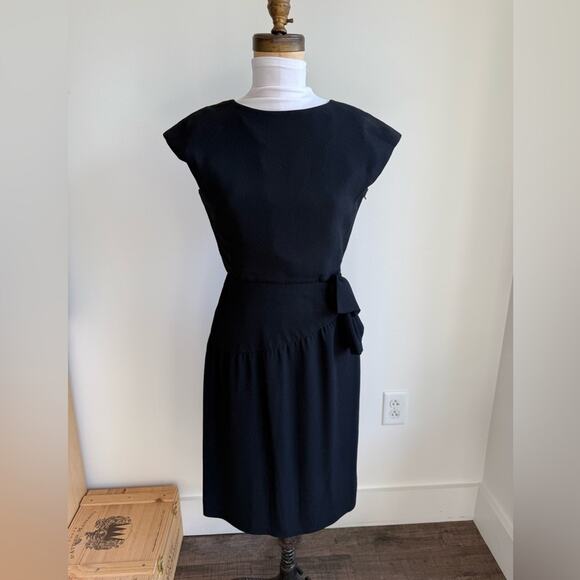 VINTAGE ALBERT NIPON BLACK SHEATH COCKTAIL DRESS DOLMAN SLEEVES BOW - Picture 1 of 6